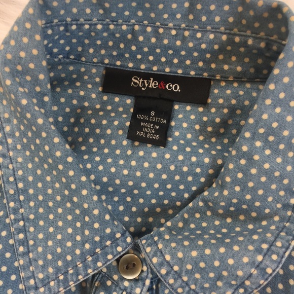 GIFTED IN A BUNDLE 🌿Polka Dot Chambray button up - Picture 4 of 8